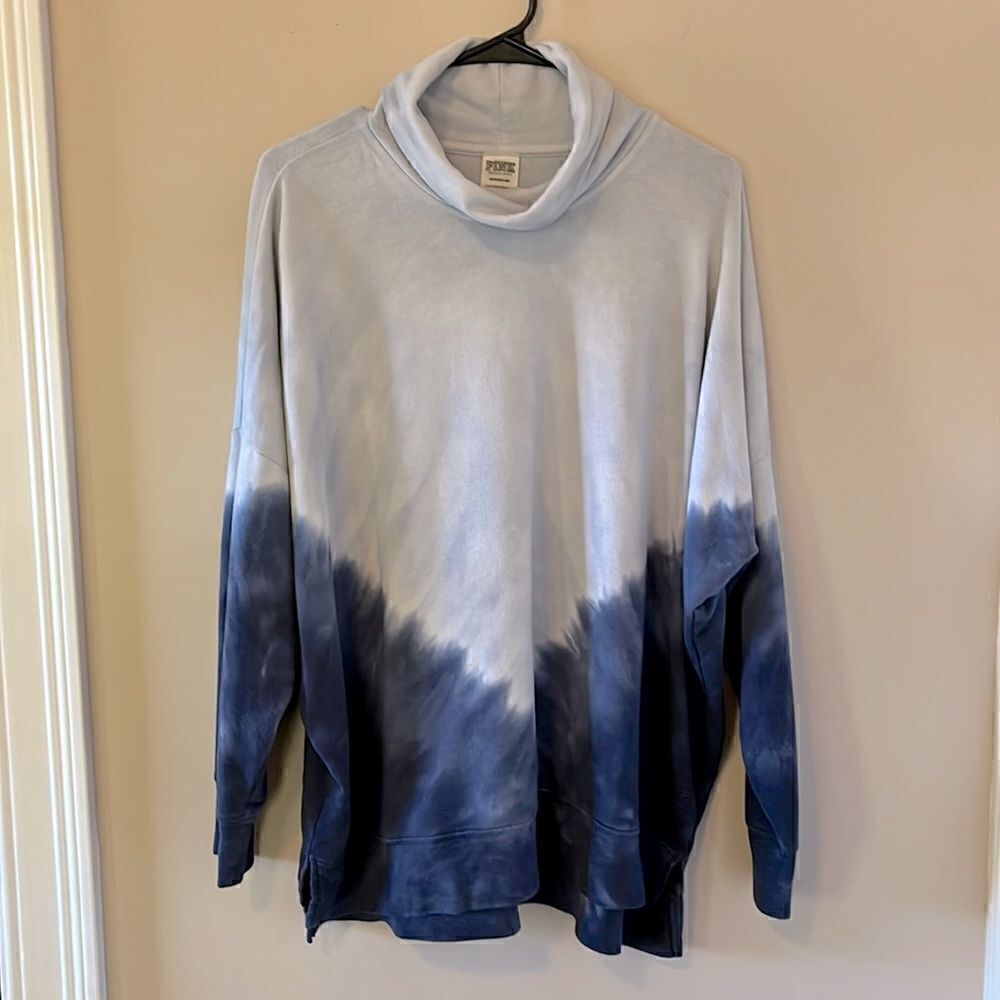 Womens’ PINK oversized Turtleneck Sweatshirt Size S